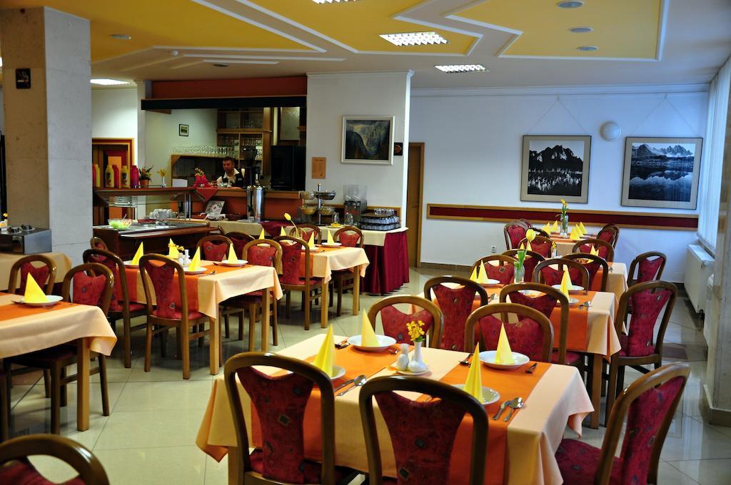 Tatra Hotel Poprad Buitenkant foto